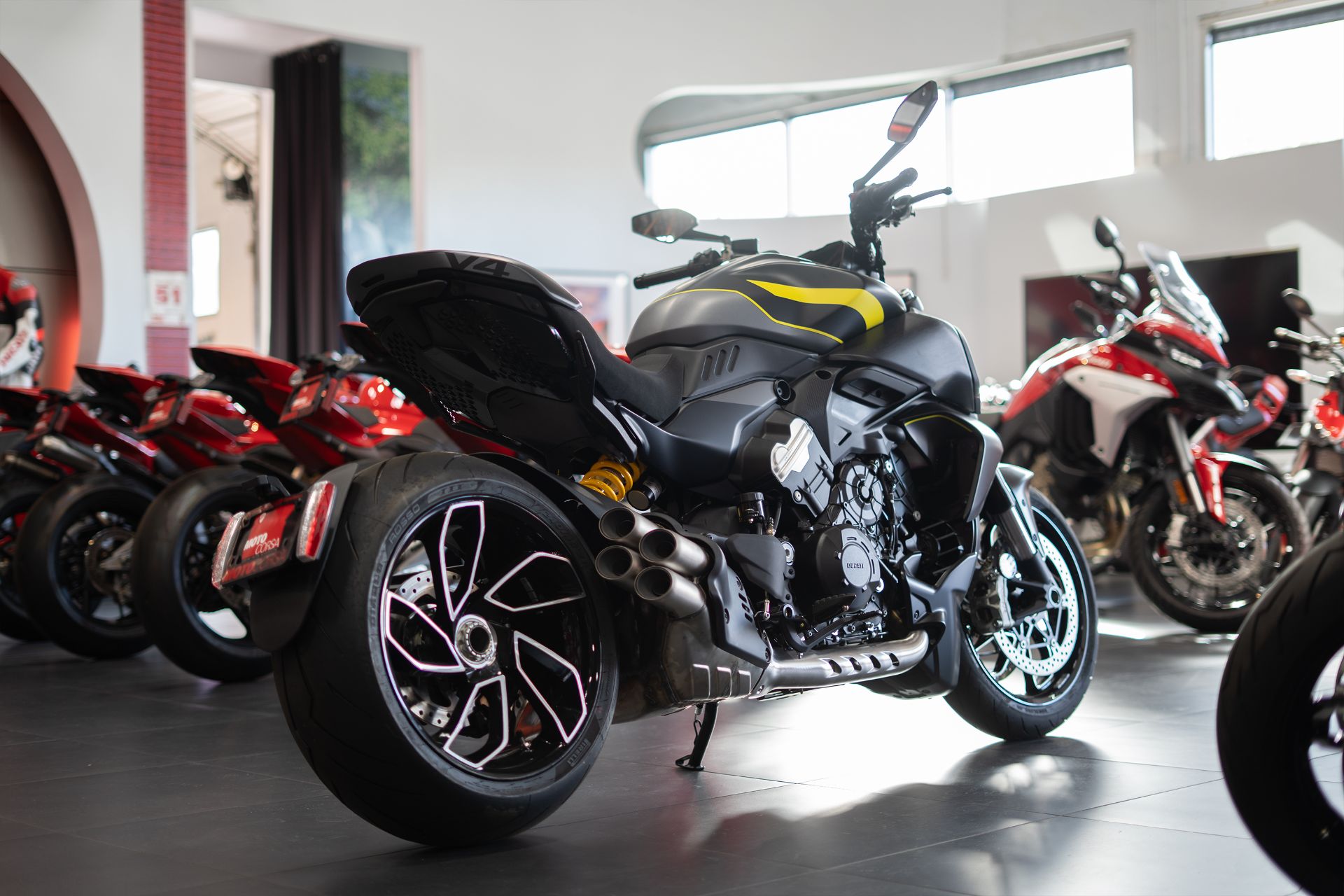 2026 Ducati Diavel V4 in Portland, Oregon - Photo 6