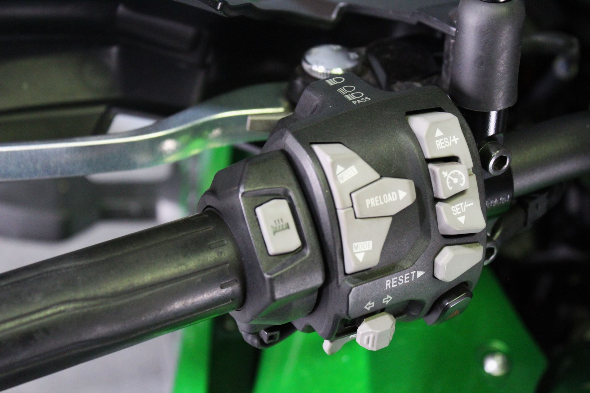 2020 Kawasaki Versys 1000 SE LT+ in Portland, Oregon - Photo 9