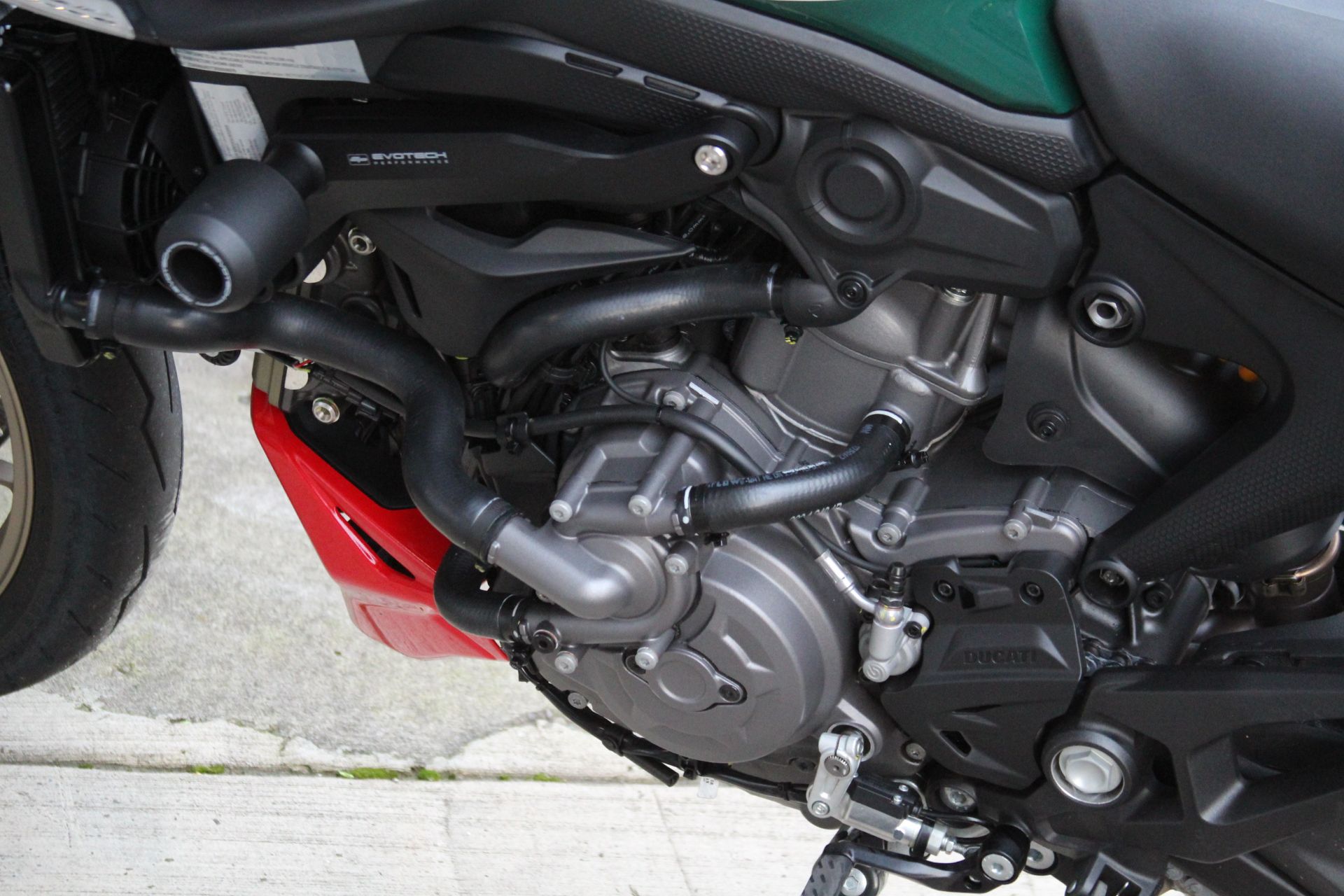 2024 Ducati Monster 30th Anniversario in Portland, Oregon - Photo 9