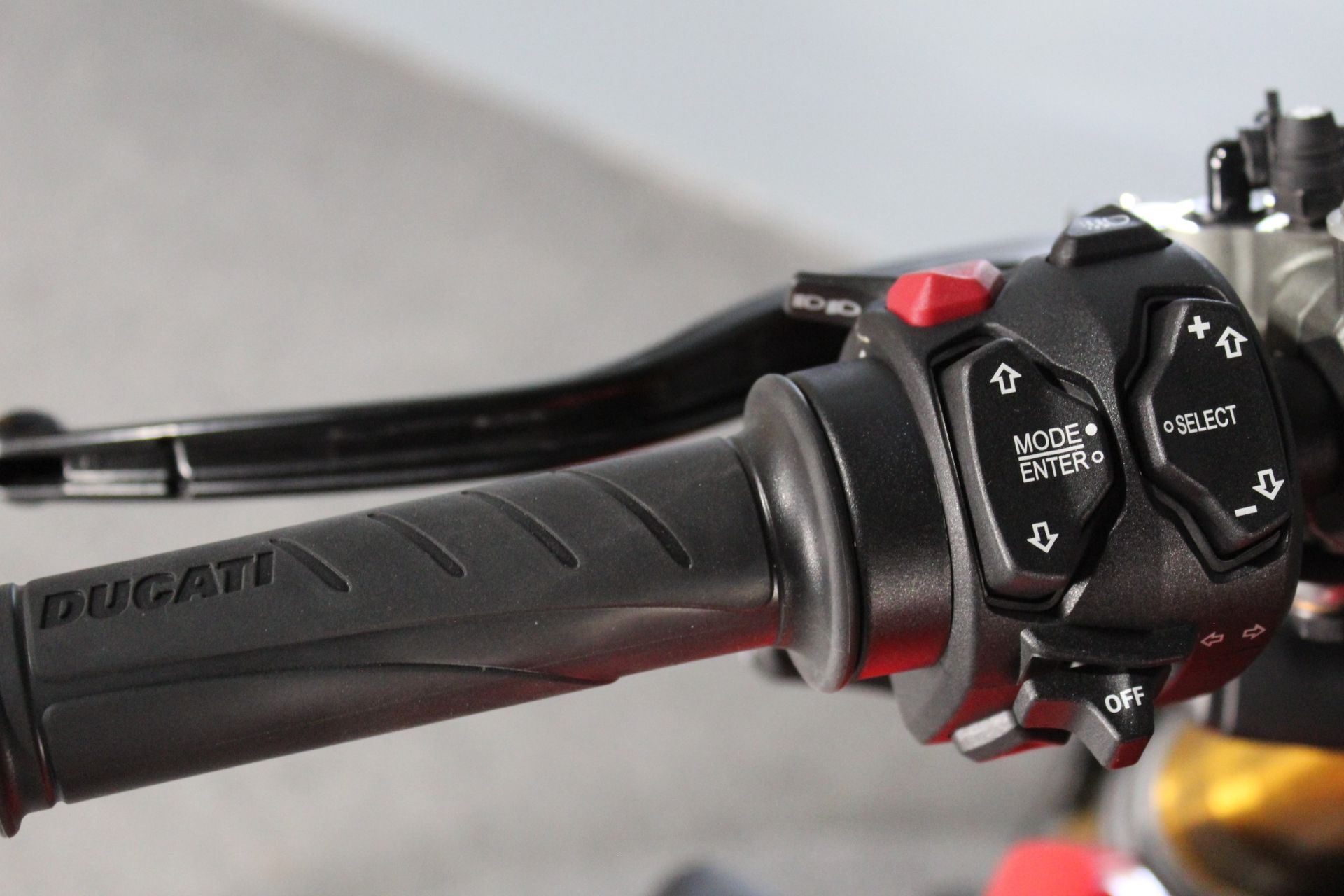 2022 Ducati Streetfighter V4 S in Portland, Oregon - Photo 8