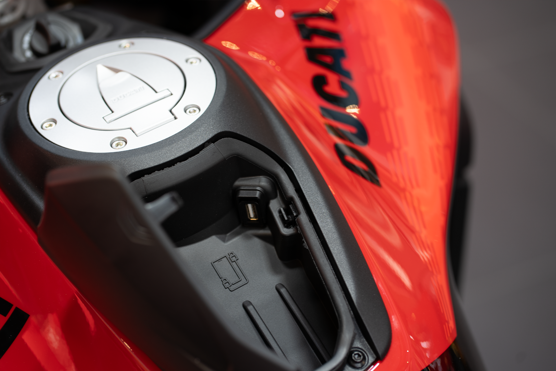 2025 Ducati Multistrada V4 Pikes Peak in Portland, Oregon - Photo 20