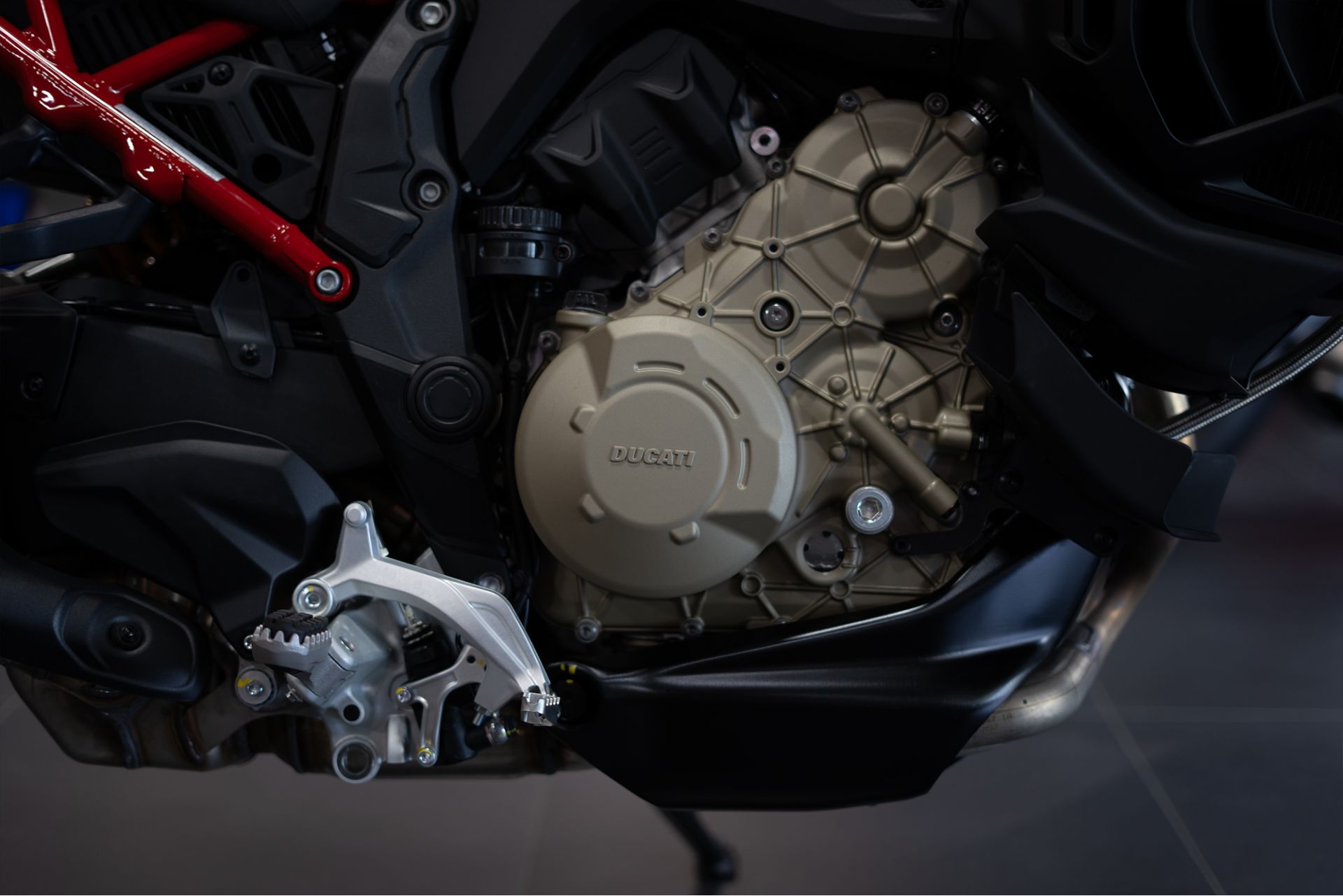 2025 Ducati Multistrada V4 Pikes Peak in Portland, Oregon - Photo 4