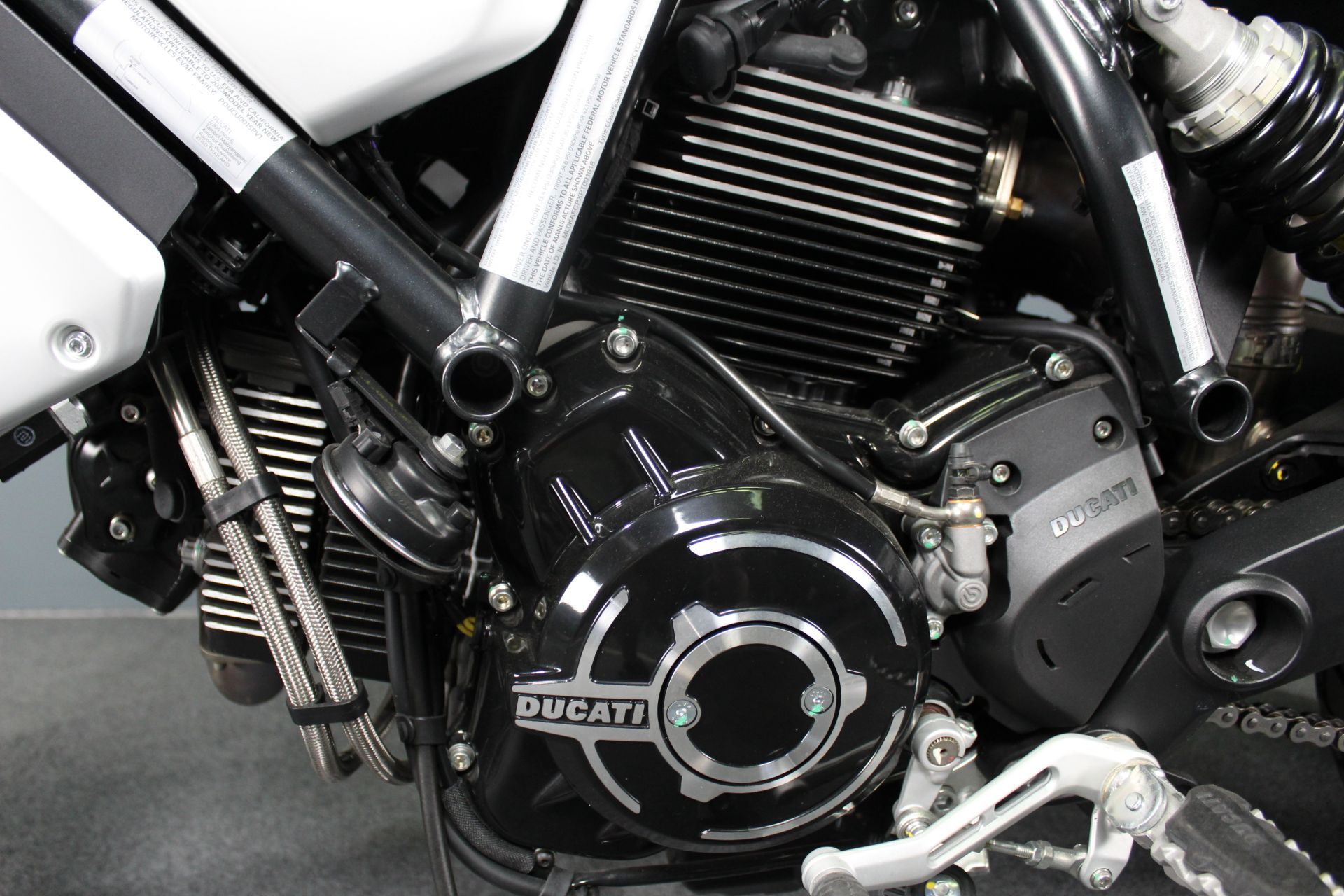 2022 Ducati Scrambler 1100 Dark PRO in Portland, Oregon - Photo 9