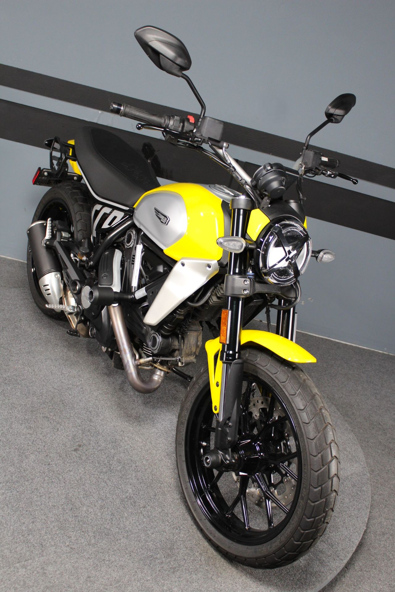 2024 Ducati Scrambler Icon in Portland, Oregon - Photo 2