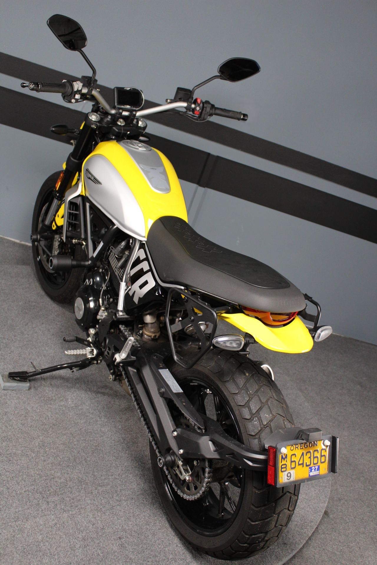 2024 Ducati Scrambler Icon in Portland, Oregon - Photo 3