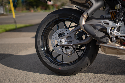 2025 Ducati Panigale V2 S in Portland, Oregon - Photo 9