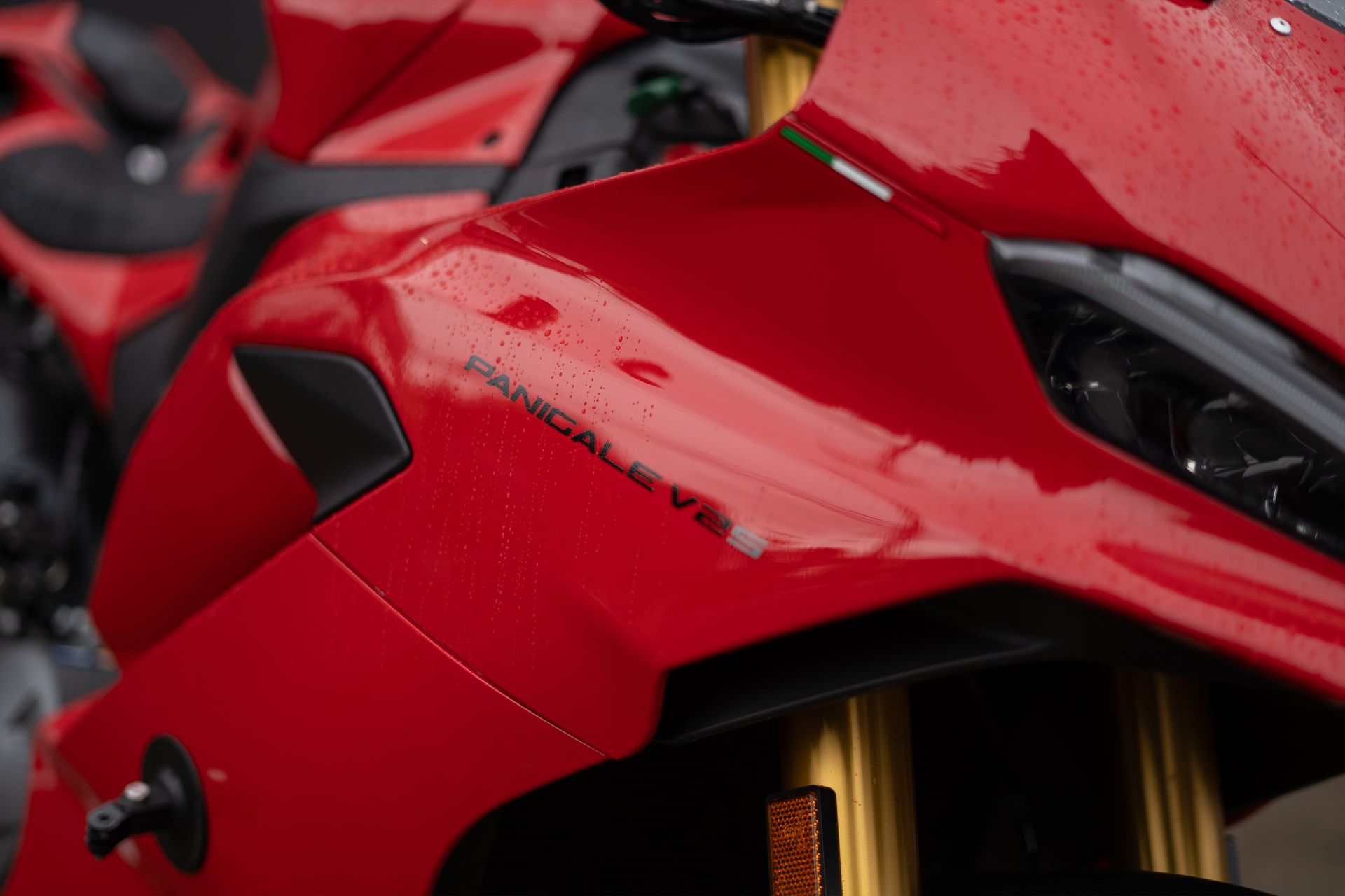 2025 Ducati Panigale V2 S in Portland, Oregon - Photo 2