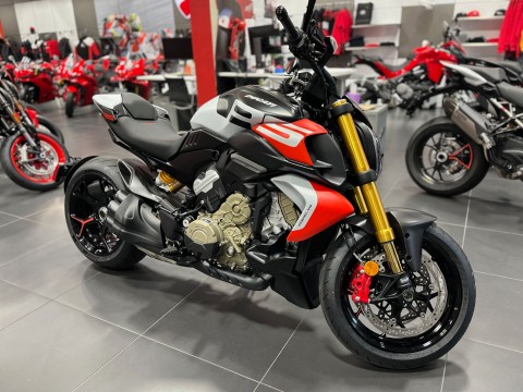 2026 Ducati Diavel V4 RS in Portland, Oregon - Photo 2