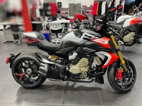 2026 Ducati Diavel V4 RS in Portland, Oregon - Photo 3