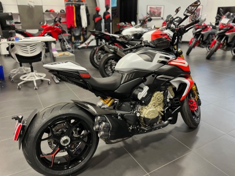 2026 Ducati Diavel V4 RS in Portland, Oregon - Photo 4