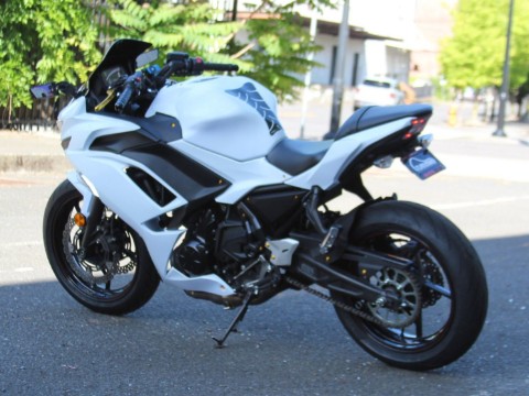 2022 Kawasaki Ninja 650 in Portland, Oregon - Photo 2