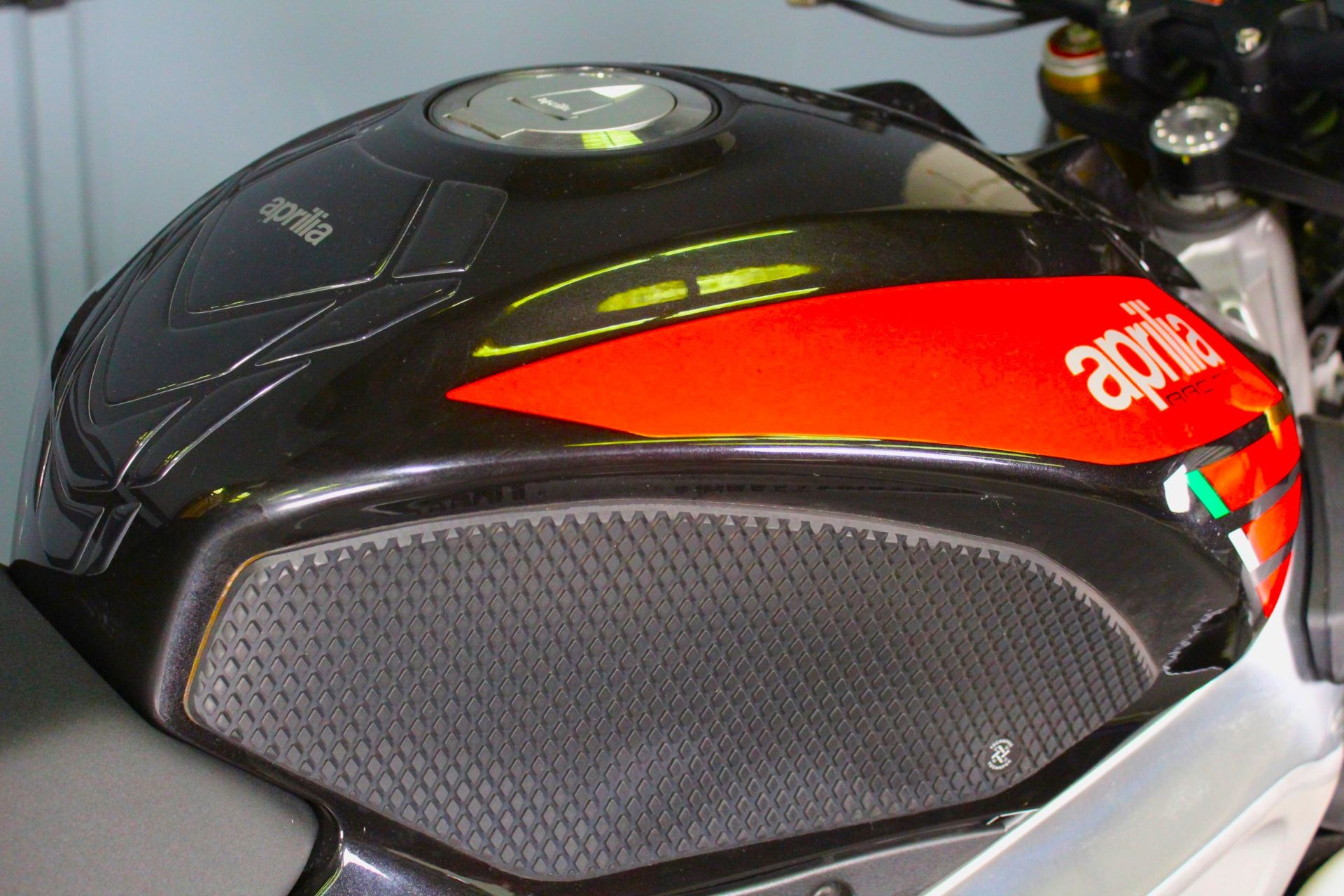 2017 Aprilia Tuono V4 1100 RR ABS in Portland, Oregon - Photo 13