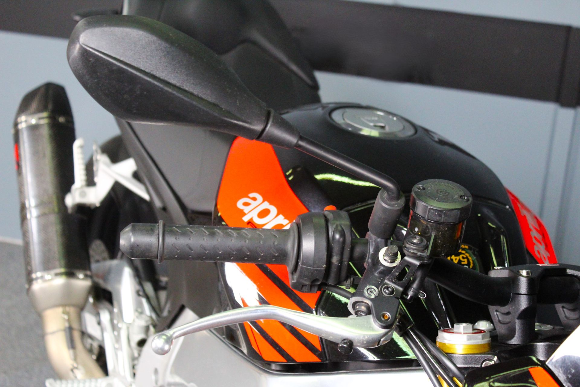 2017 Aprilia Tuono V4 1100 RR ABS in Portland, Oregon - Photo 10