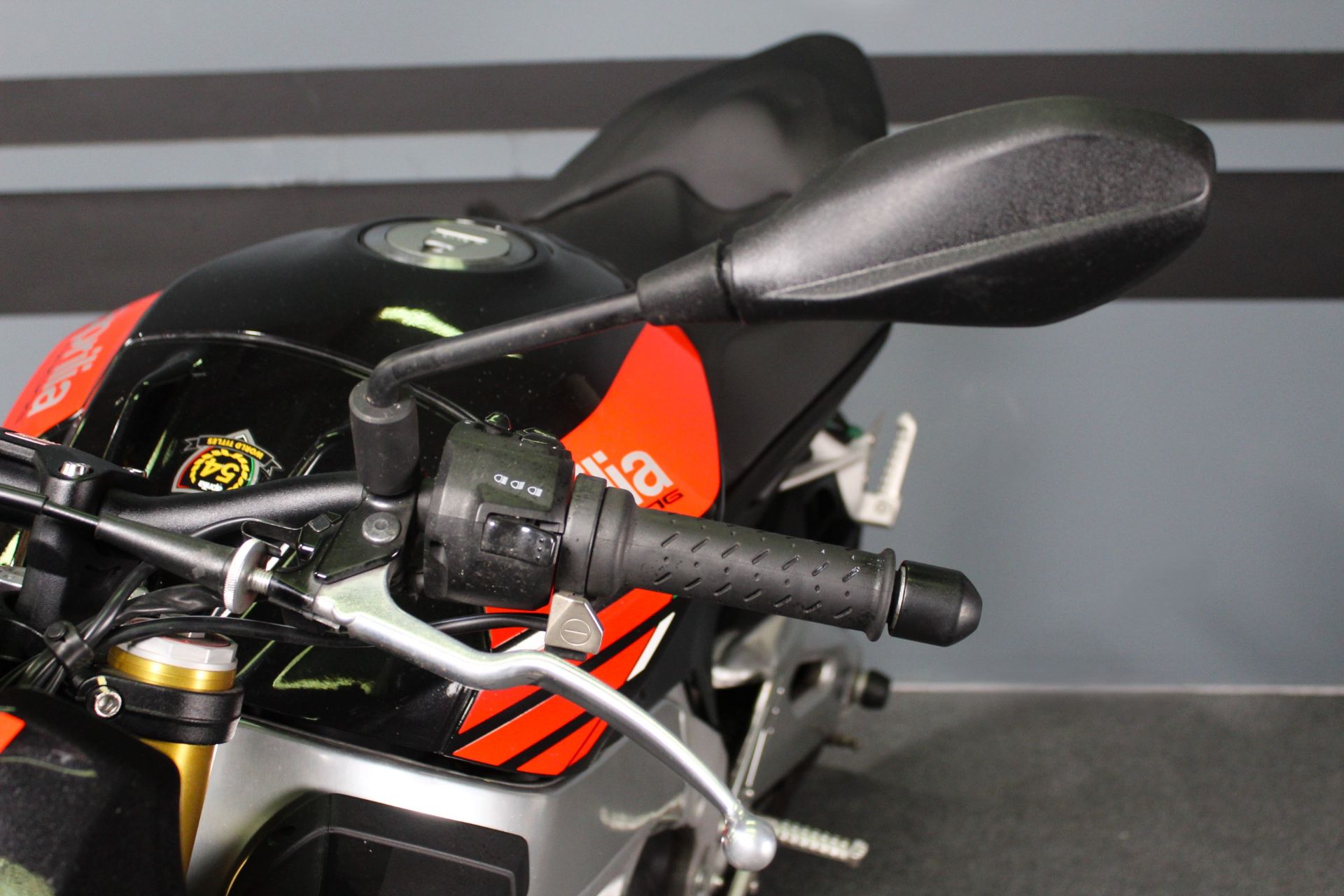 2017 Aprilia Tuono V4 1100 RR ABS in Portland, Oregon - Photo 11