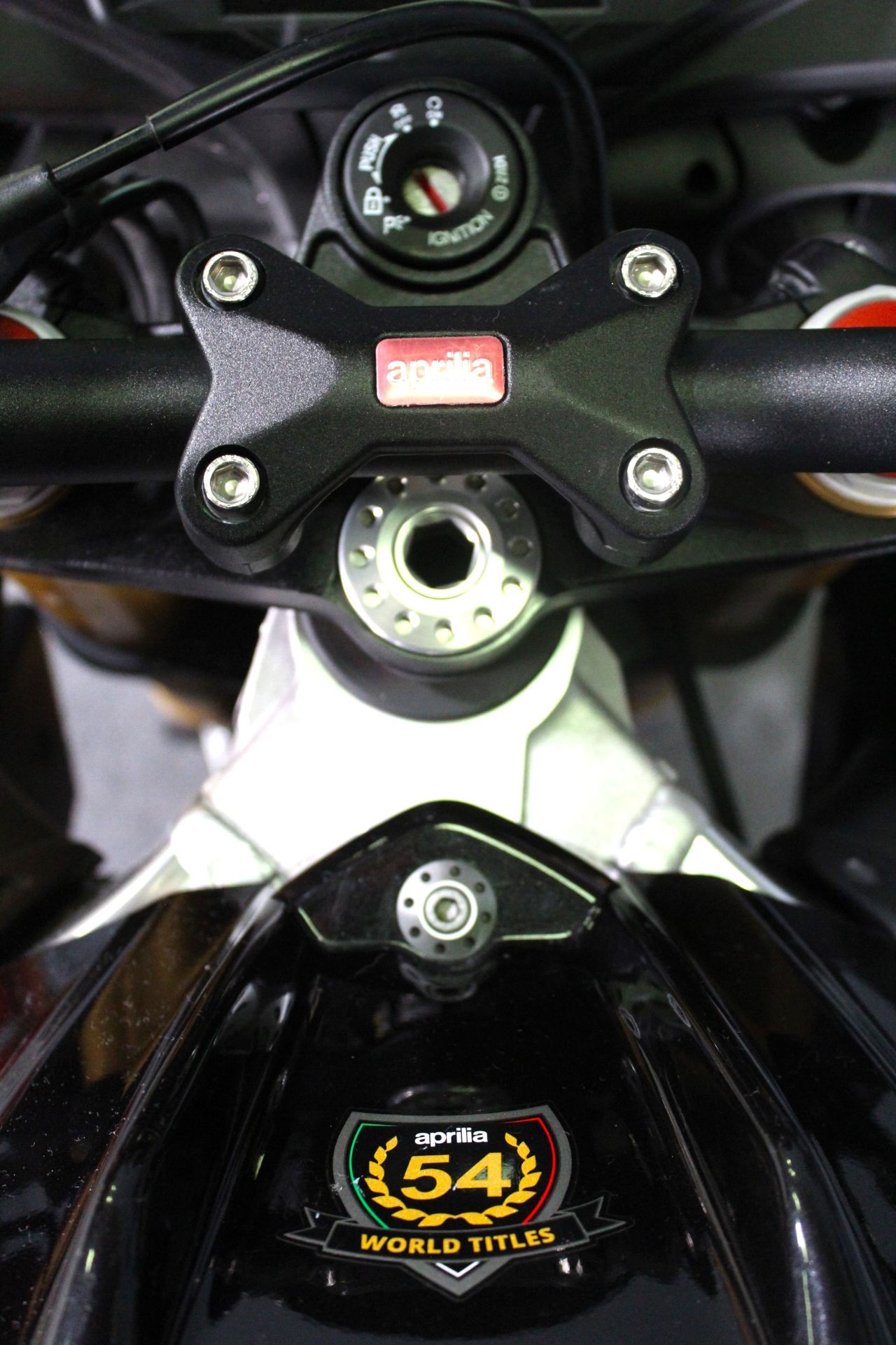 2017 Aprilia Tuono V4 1100 RR ABS in Portland, Oregon - Photo 7