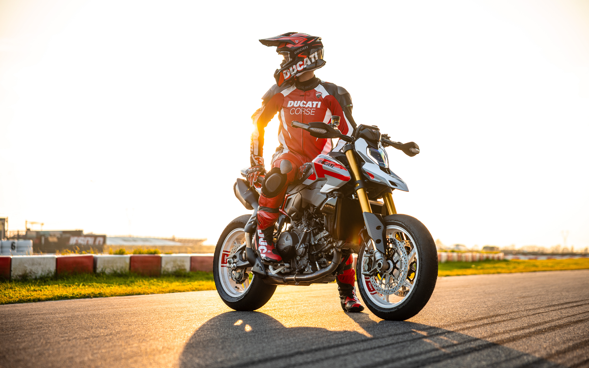 2026 Ducati Hypermotard V2 SP in Portland, Oregon - Photo 5