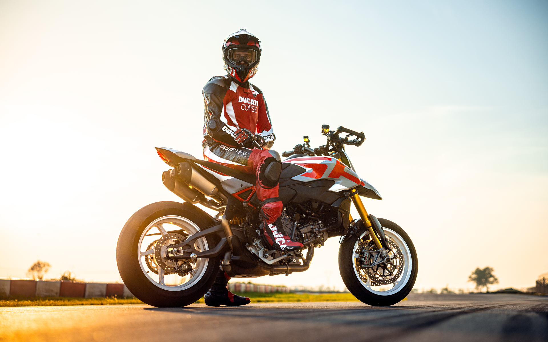 2026 Ducati Hypermotard V2 SP in Portland, Oregon - Photo 6