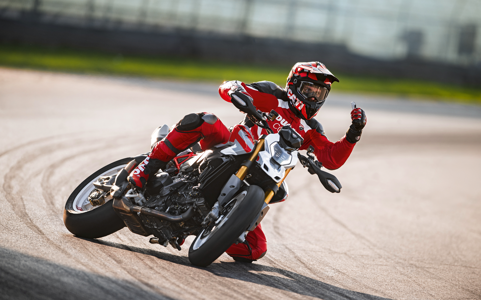 2026 Ducati Hypermotard V2 SP in Portland, Oregon - Photo 9