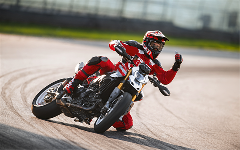 2026 Ducati Hypermotard V2 SP in Portland, Oregon - Photo 9