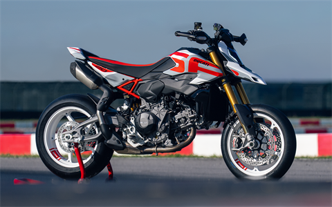 2026 Ducati Hypermotard V2 SP in Portland, Oregon - Photo 16