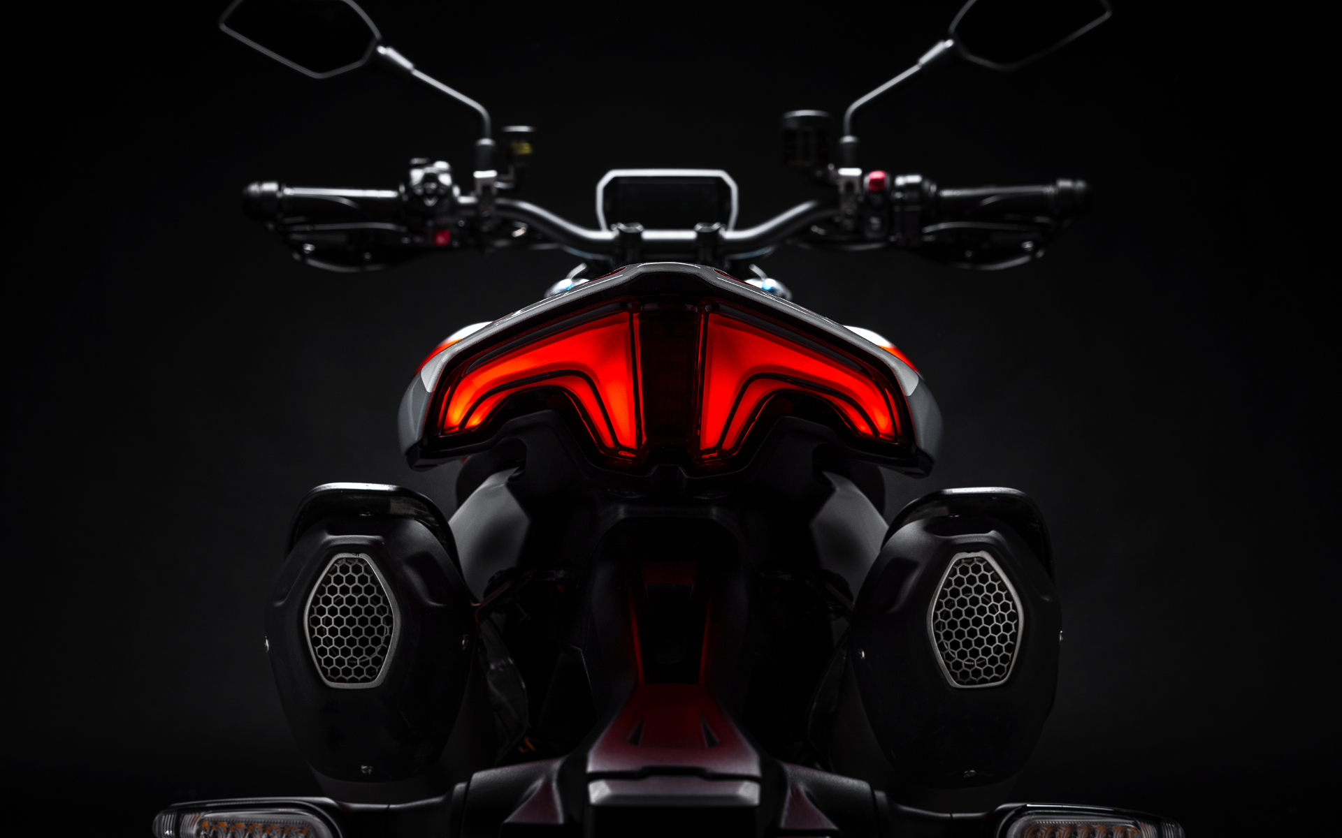 2026 Ducati Hypermotard V2 SP in Portland, Oregon - Photo 10