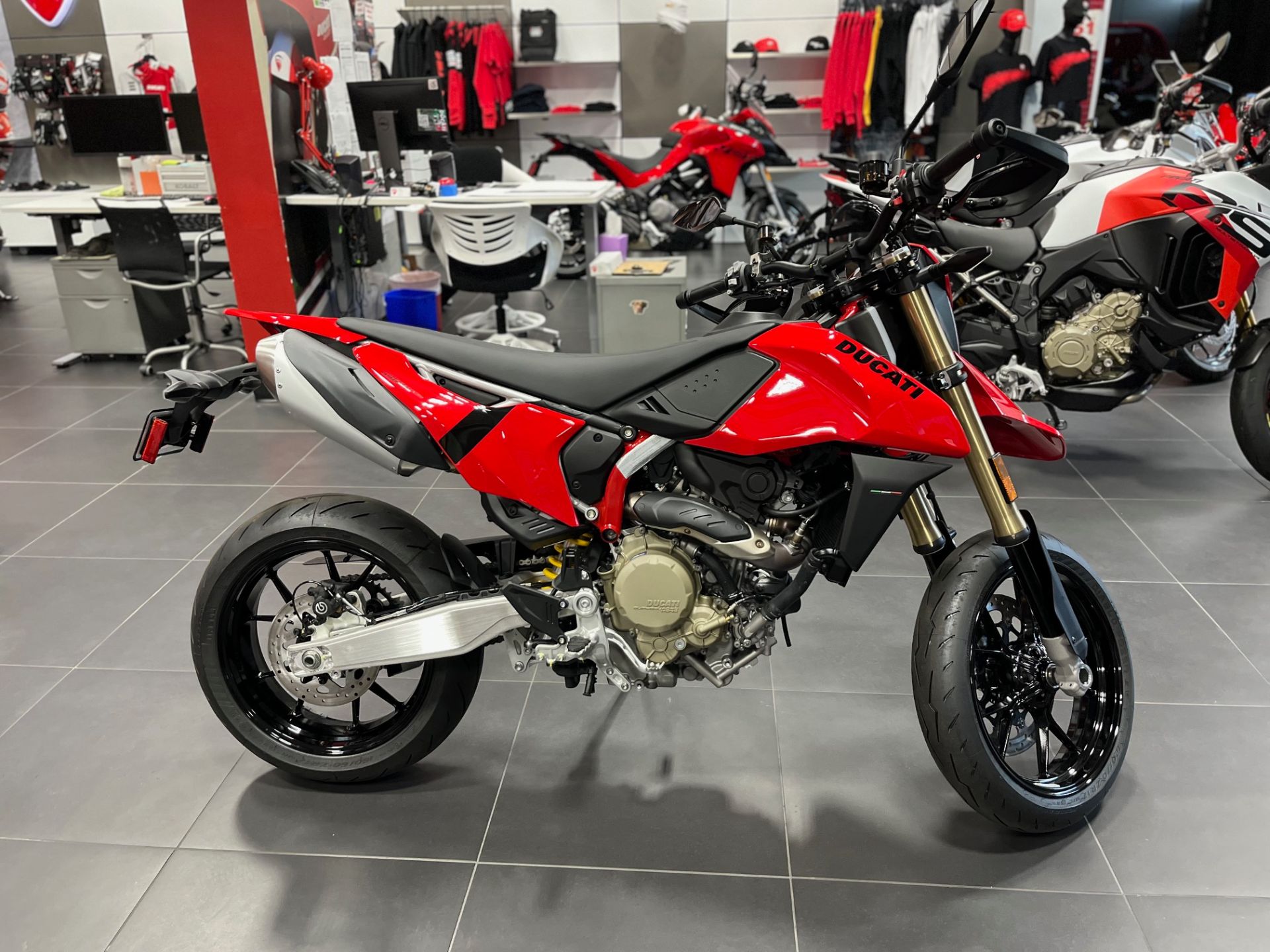 2026 Ducati Hypermotard 698 Mono in Portland, Oregon - Photo 4