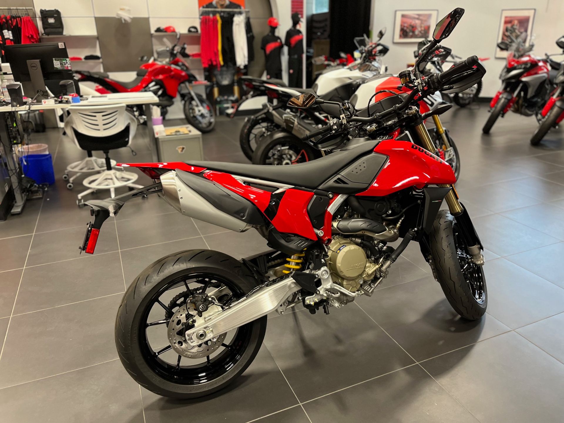 2026 Ducati Hypermotard 698 Mono in Portland, Oregon - Photo 5
