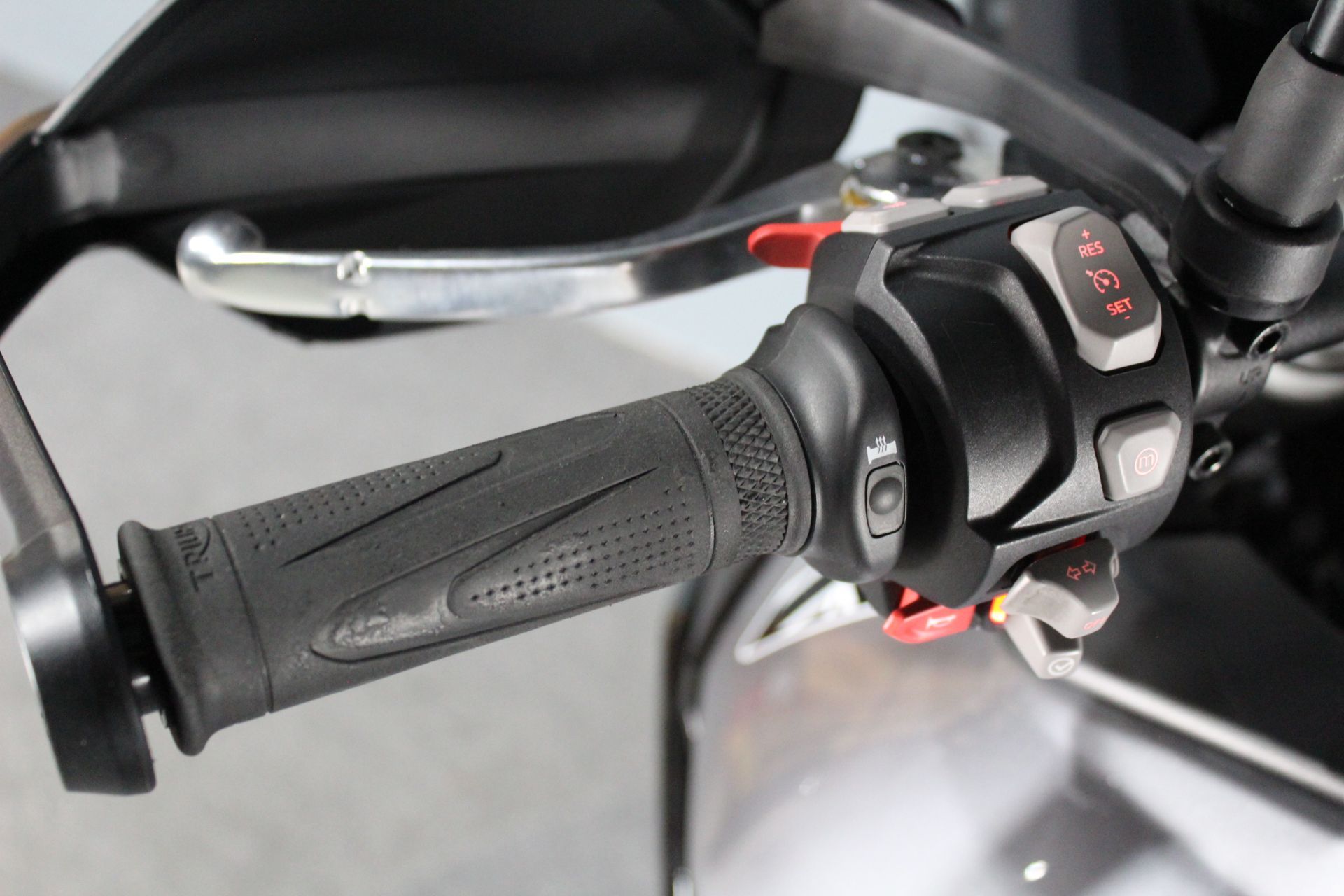 2024 Triumph Tiger 900 GT Pro in Portland, Oregon - Photo 8