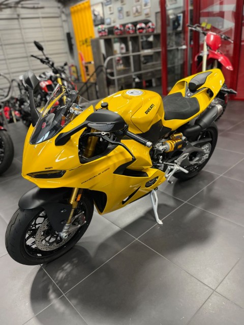 2026 Ducati Panigale V2 S in Portland, Oregon - Photo 13