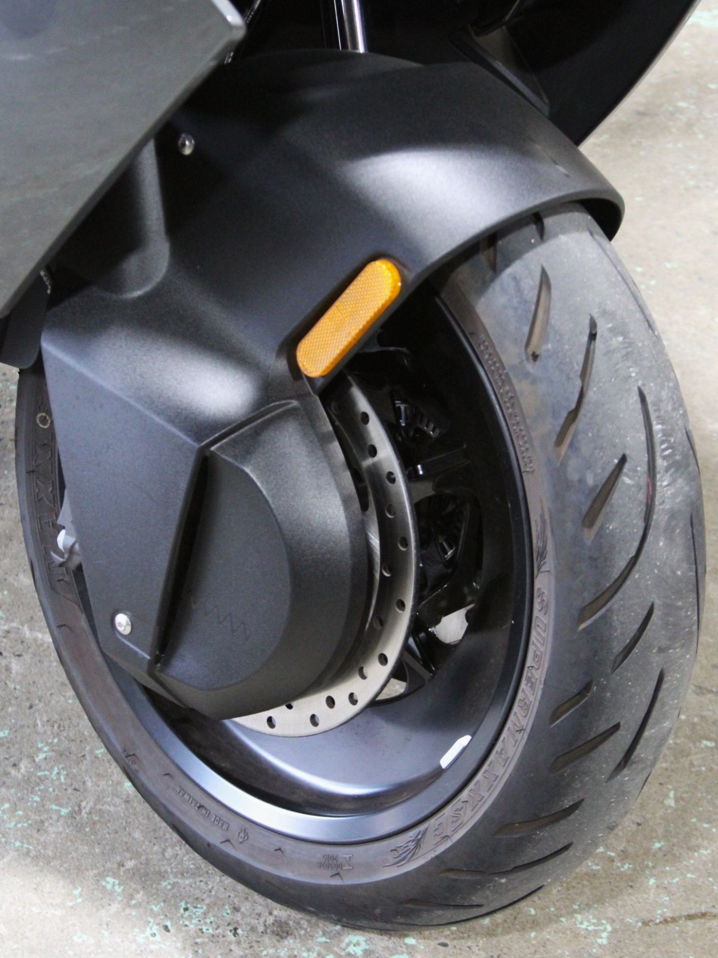 2023 BMW CE 04 in Portland, Oregon - Photo 6