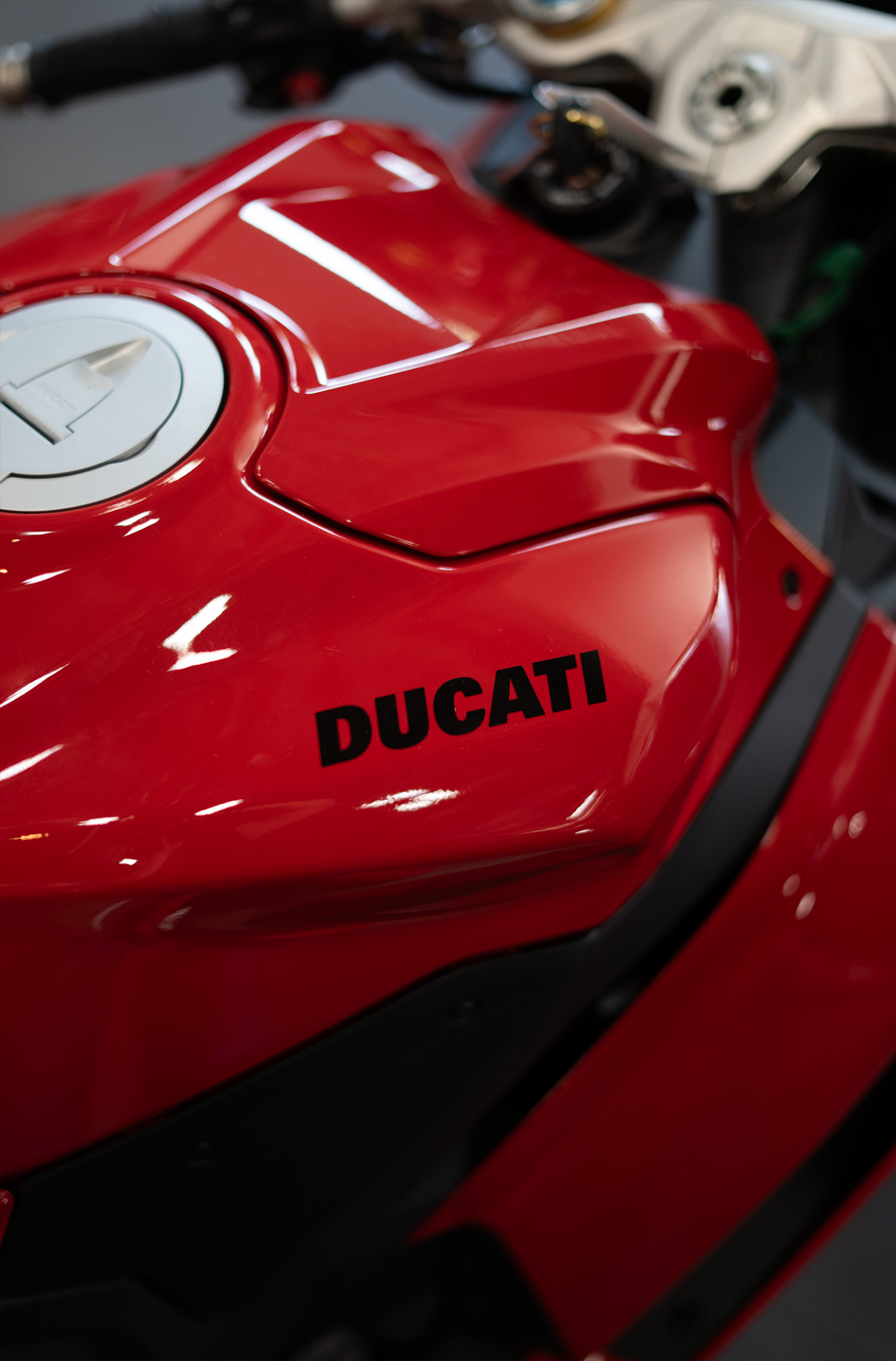 2025 Ducati PANIGALE V2S in Portland, Oregon - Photo 2
