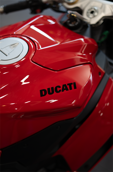 2025 Ducati PANIGALE V2S in Portland, Oregon - Photo 2
