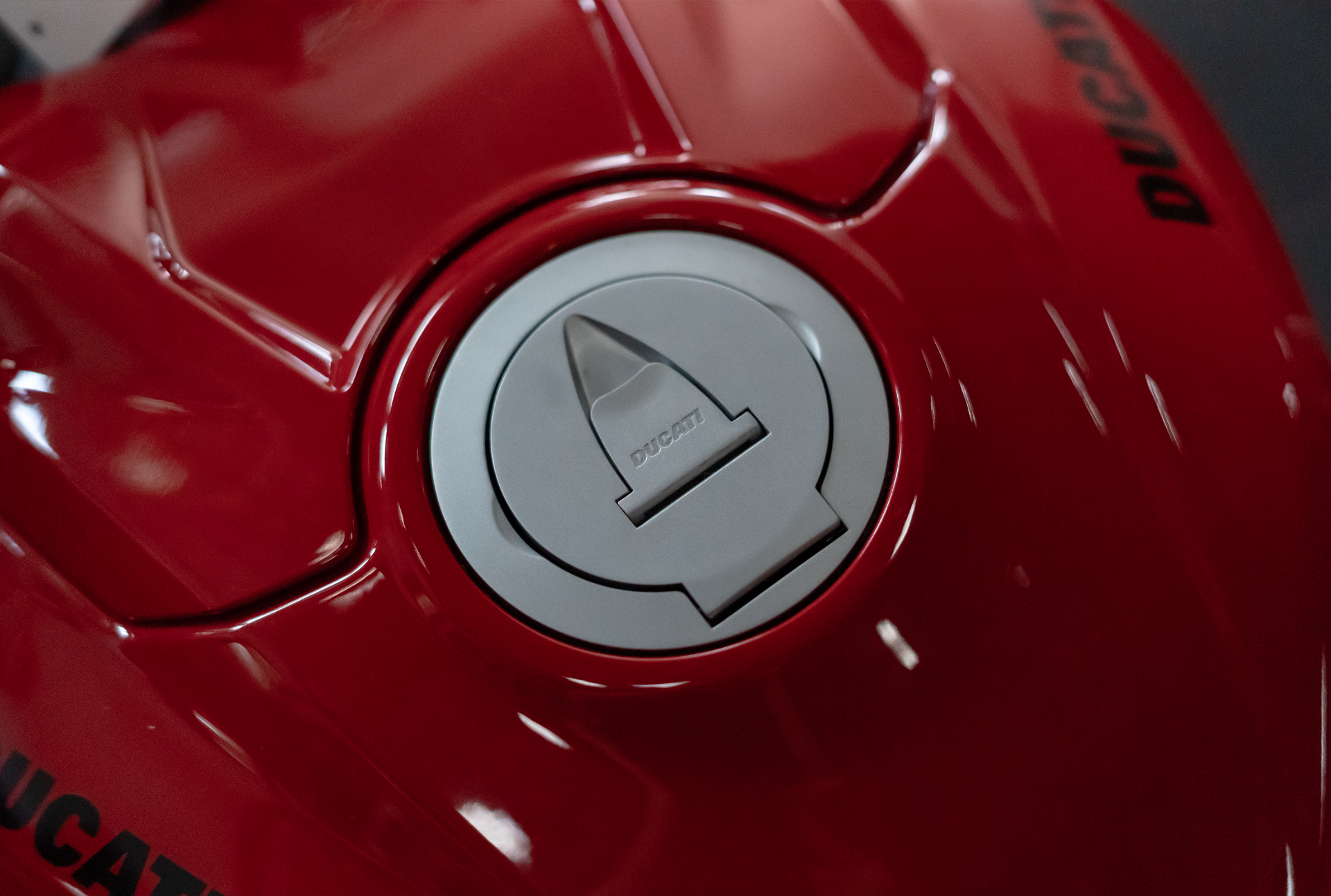 2025 Ducati PANIGALE V2S in Portland, Oregon - Photo 9