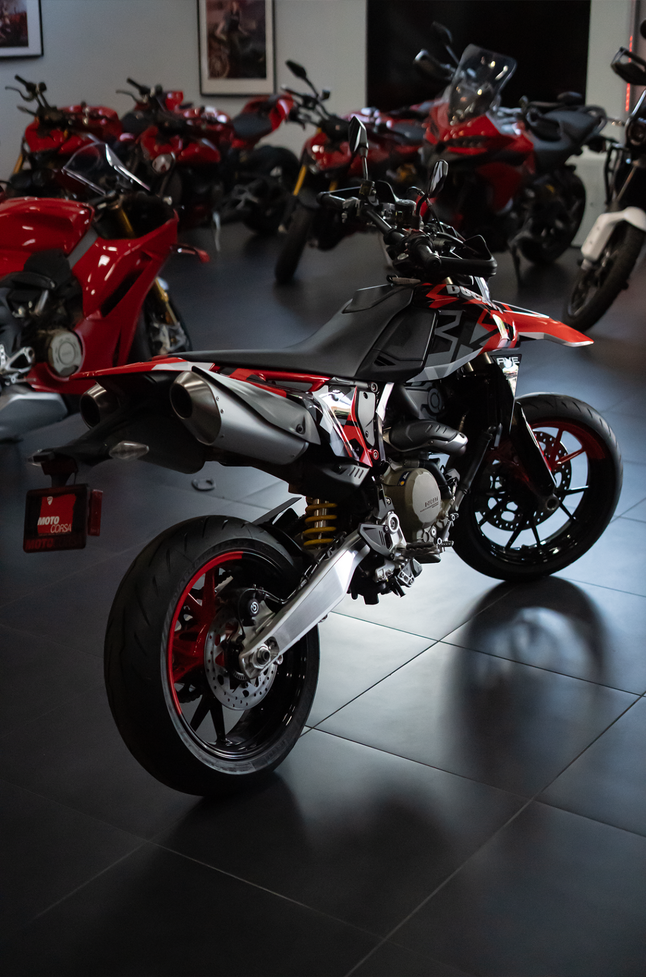 2025 Ducati Hypermotard 698 Mono RVE in Portland, Oregon - Photo 8