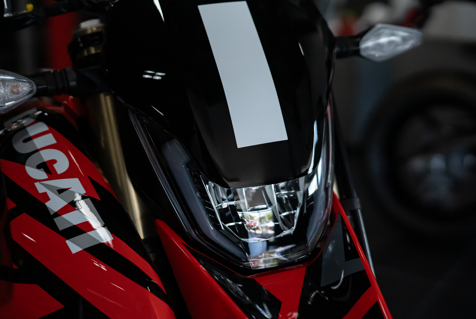 2025 Ducati Hypermotard 698 Mono RVE in Portland, Oregon - Photo 7