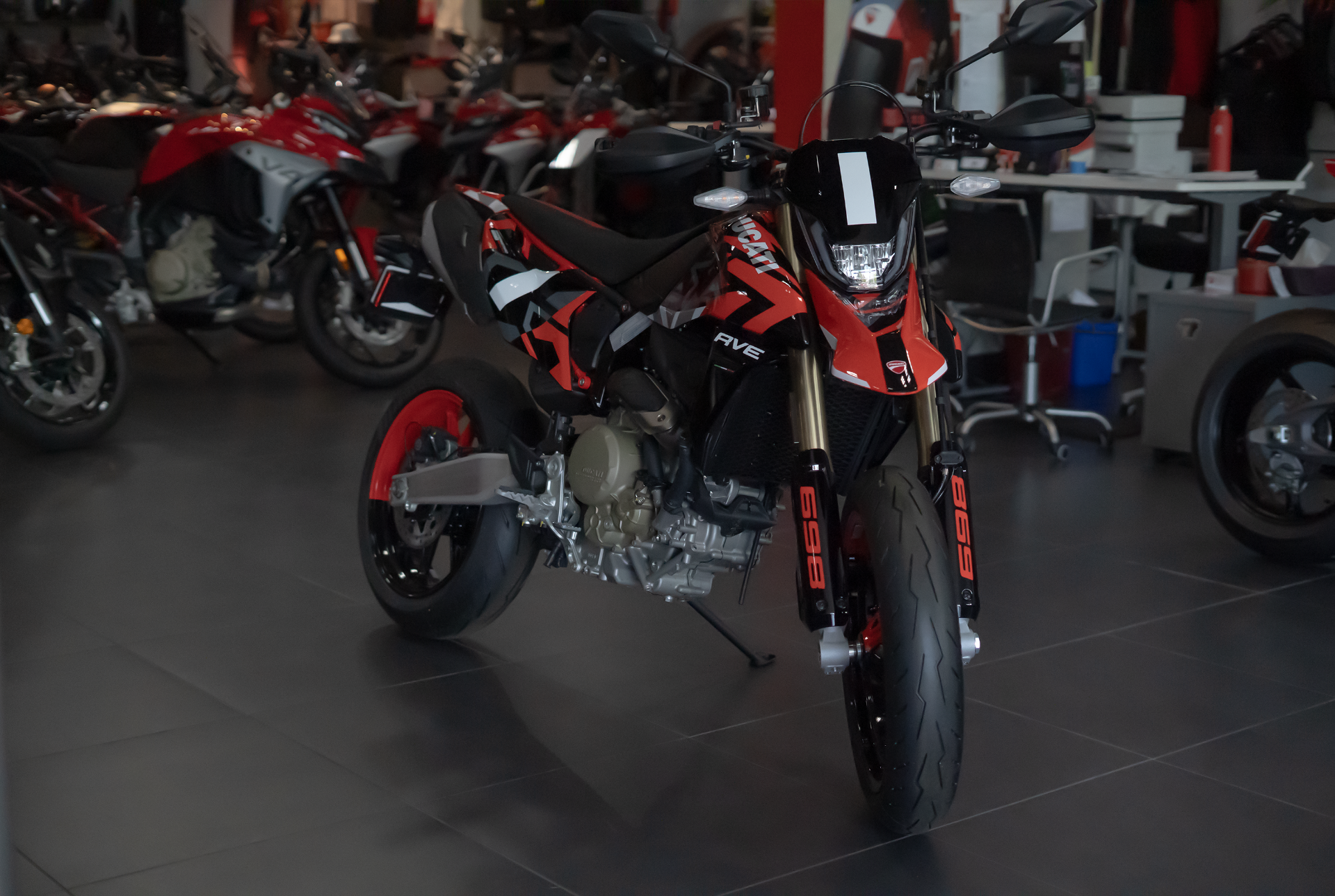 2025 Ducati Hypermotard 698 Mono RVE in Portland, Oregon - Photo 1