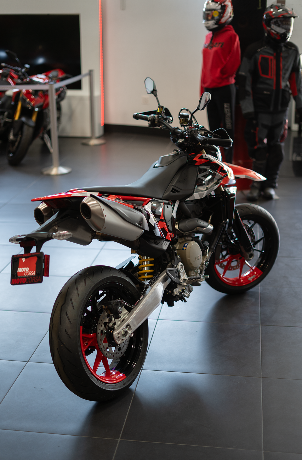 2025 Ducati Hypermotard 698 Mono RVE in Portland, Oregon - Photo 12
