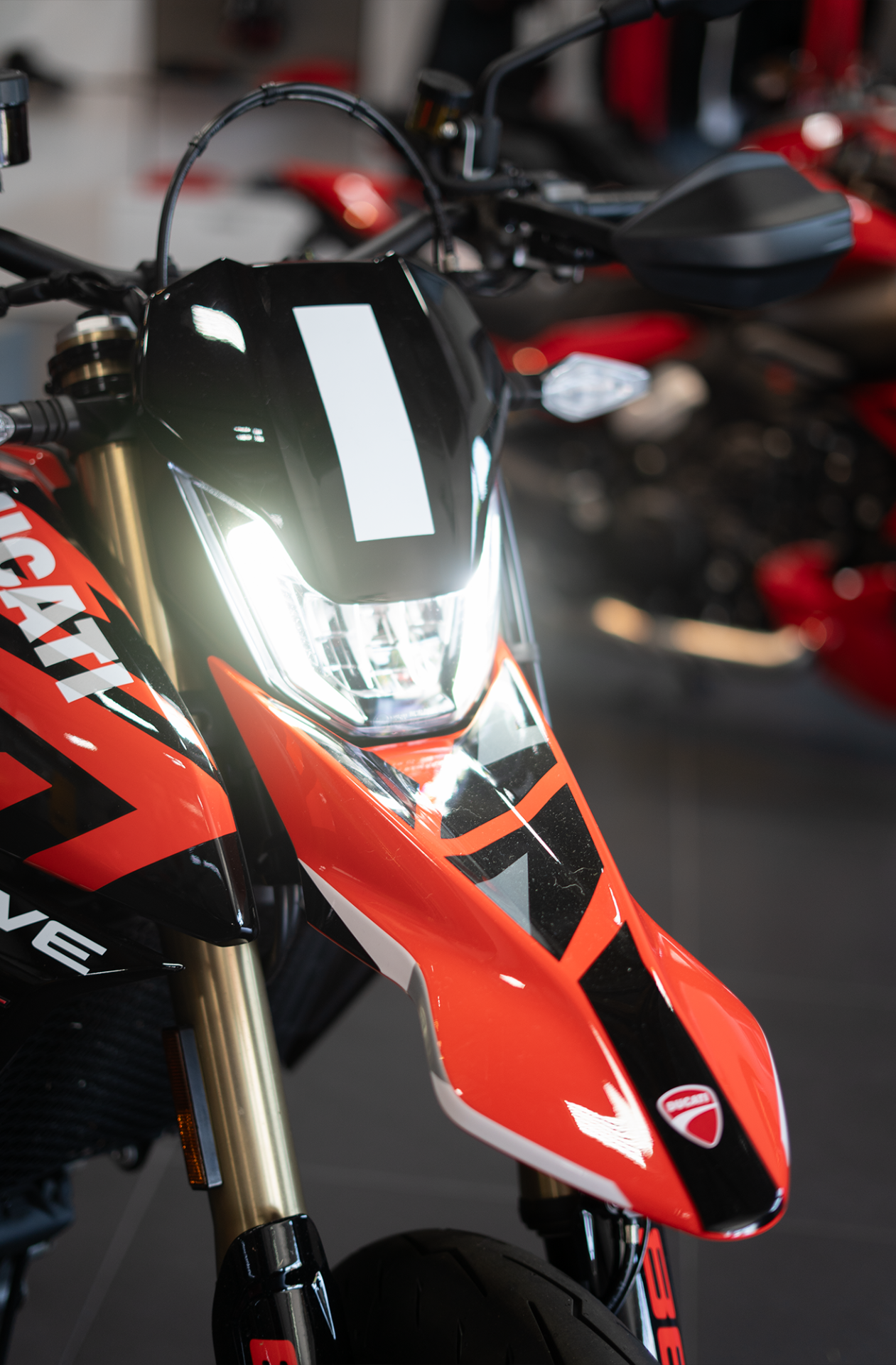 2025 Ducati Hypermotard 698 Mono RVE in Portland, Oregon - Photo 6
