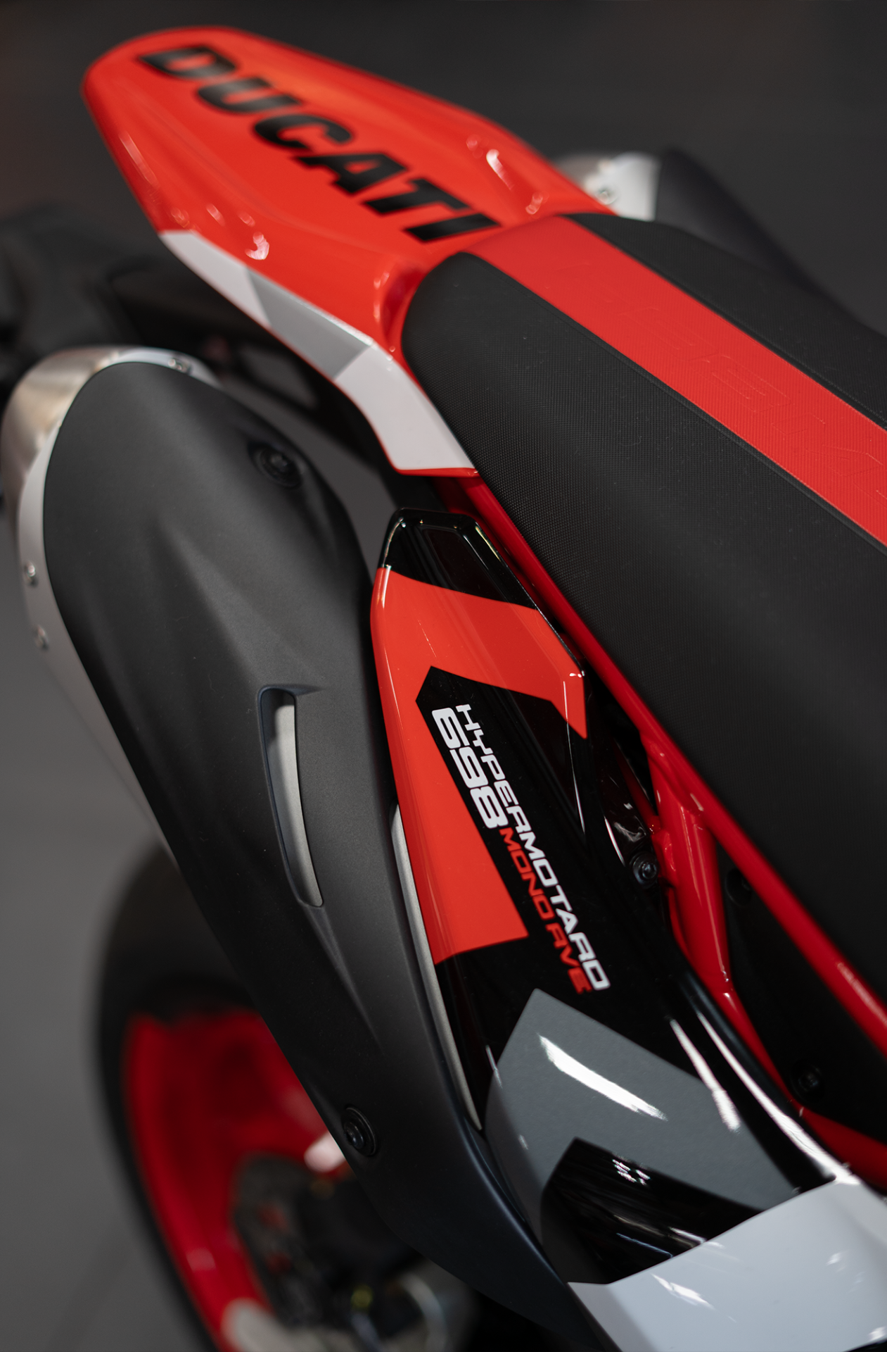 2025 Ducati Hypermotard 698 Mono RVE in Portland, Oregon - Photo 10