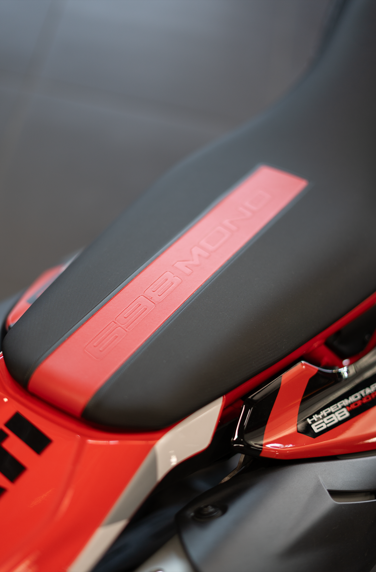 2025 Ducati Hypermotard 698 Mono RVE in Portland, Oregon - Photo 13
