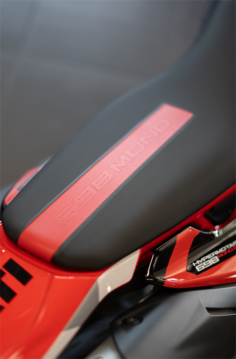 2025 Ducati Hypermotard 698 Mono RVE in Portland, Oregon - Photo 13
