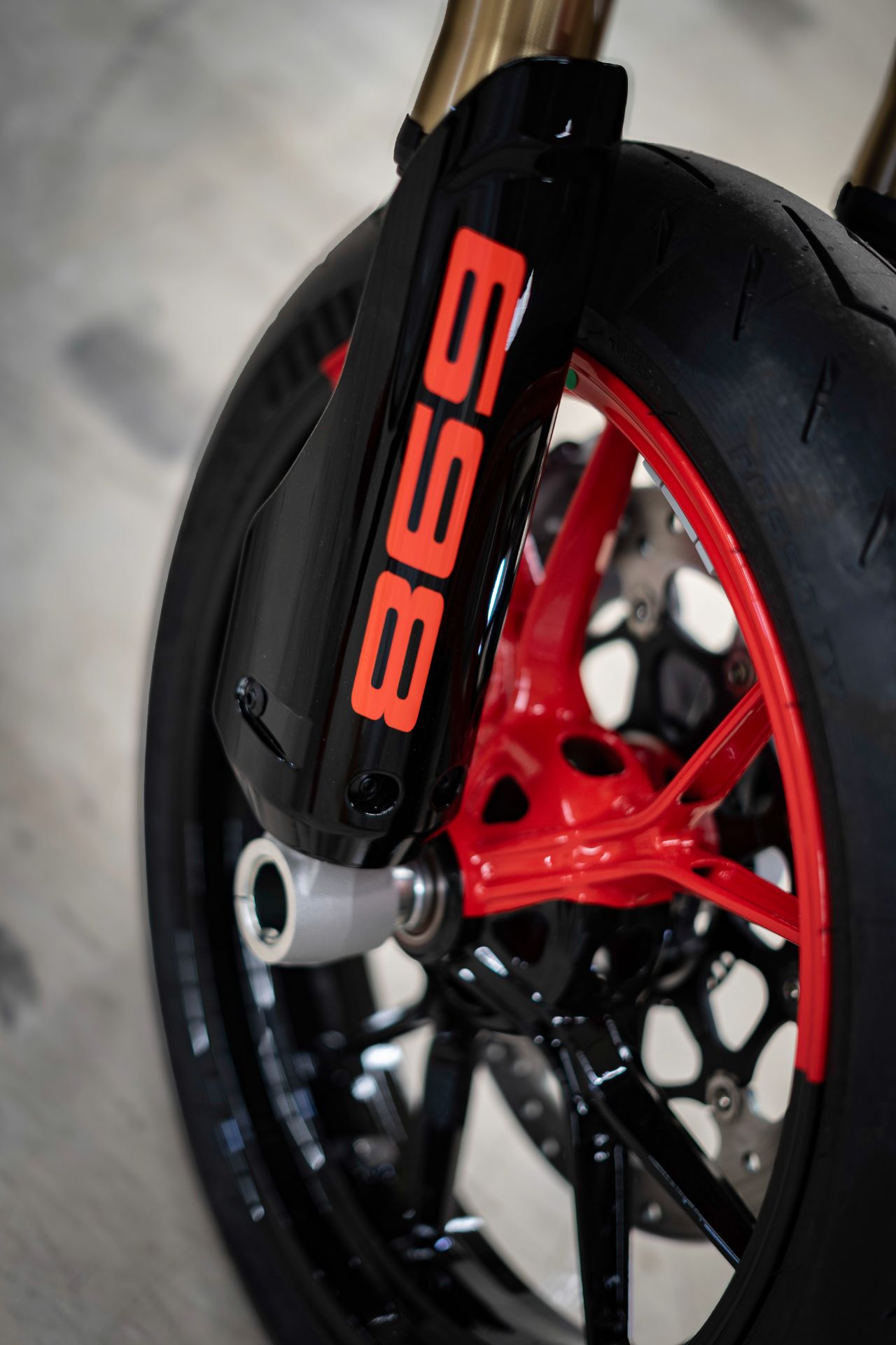 2025 Ducati Hypermotard 698 Mono RVE in Portland, Oregon - Photo 4