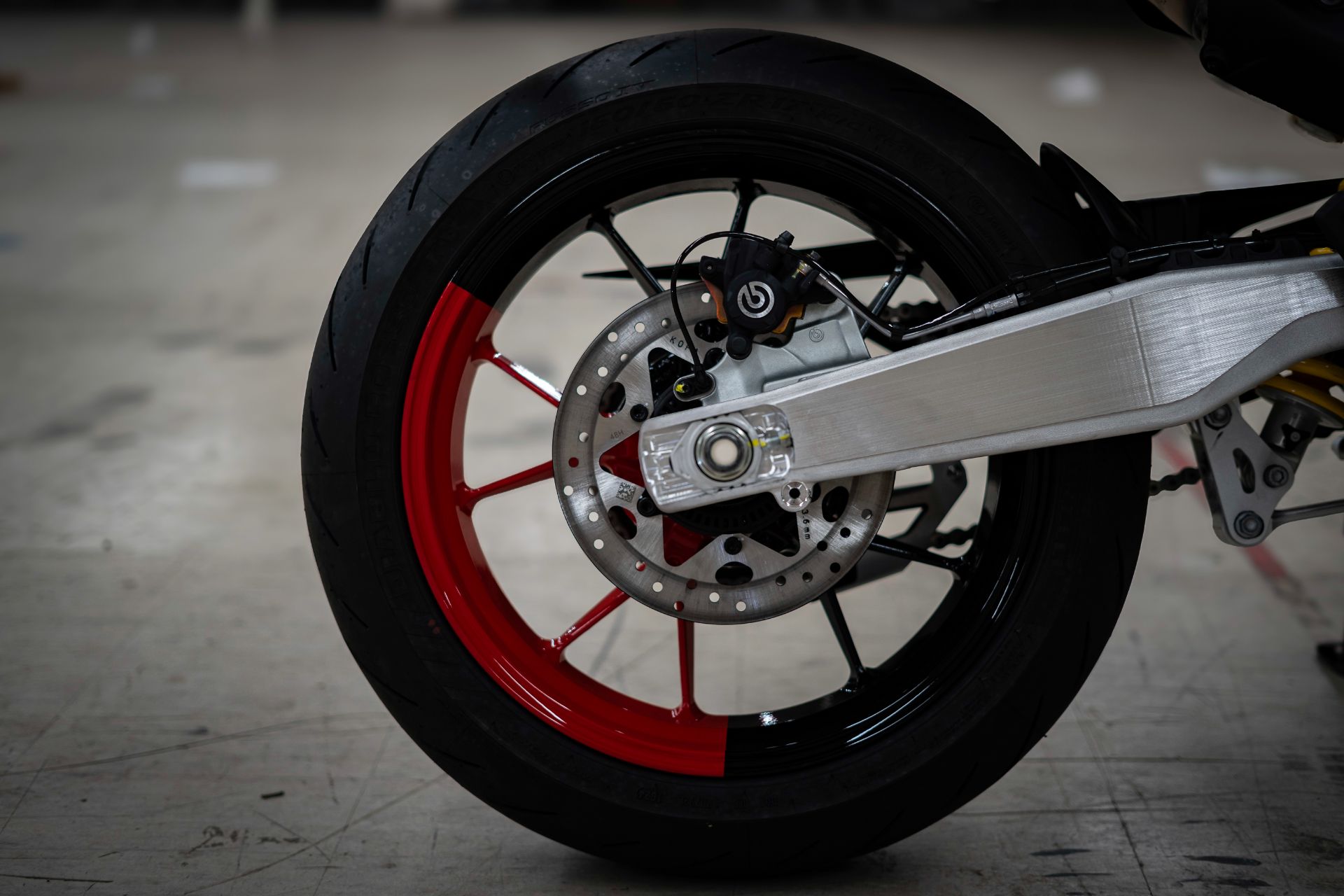 2025 Ducati Hypermotard 698 Mono RVE in Portland, Oregon - Photo 8