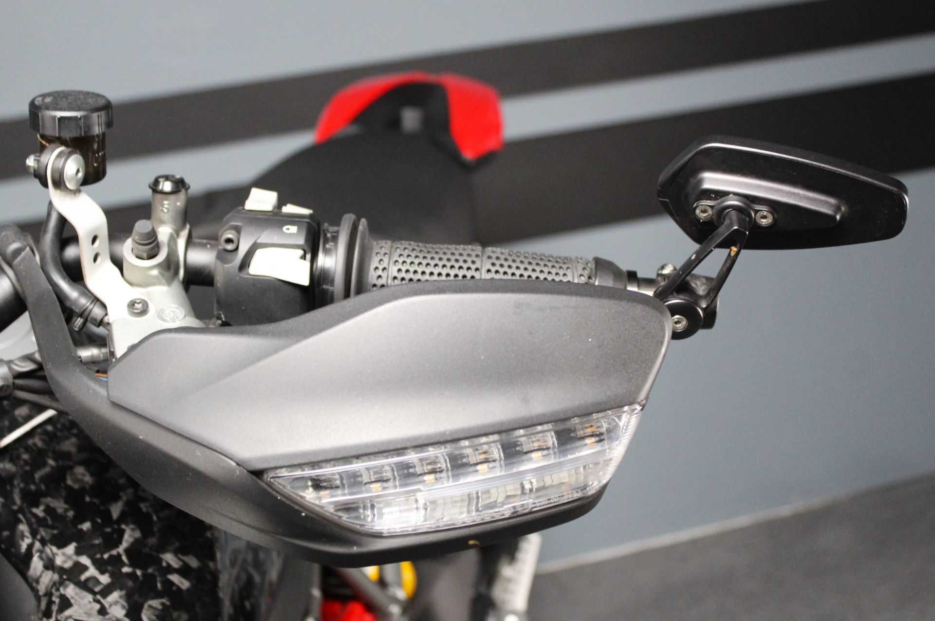 2022 Ducati Hypermotard 950 in Portland, Oregon - Photo 8