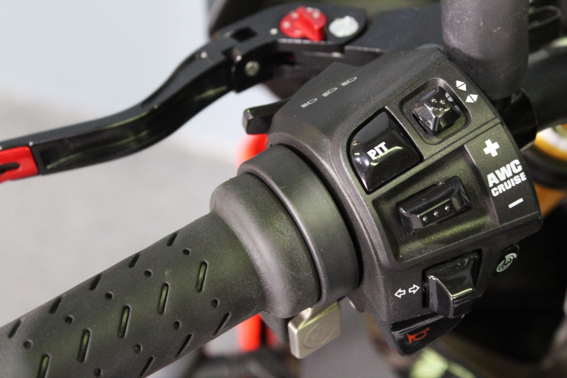 2019 Aprilia Tuono V4 Factory 1100 ABS in Portland, Oregon - Photo 9