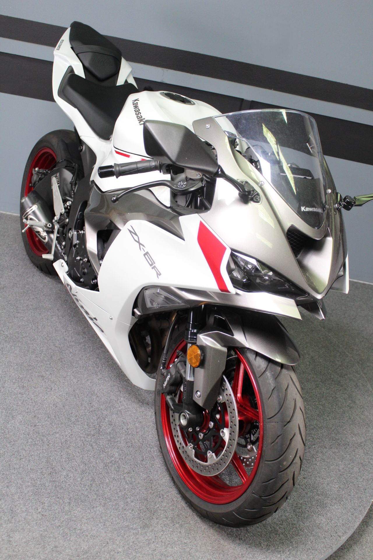 2024 Kawasaki Ninja ZX-6R in Portland, Oregon - Photo 2