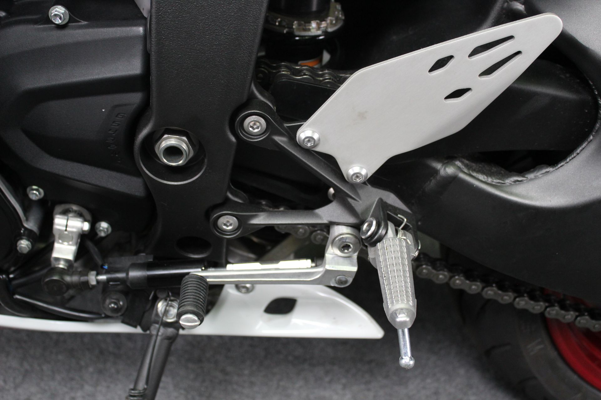 2024 Kawasaki Ninja ZX-6R in Portland, Oregon - Photo 11