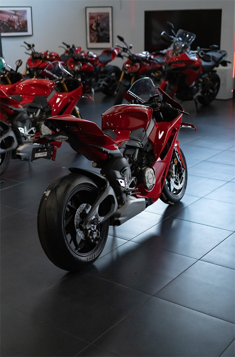 2025 Ducati Panigale V4 in Portland, Oregon - Photo 12