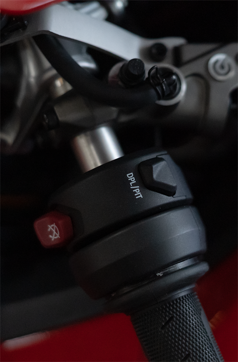 2025 Ducati Panigale V4 in Portland, Oregon - Photo 6