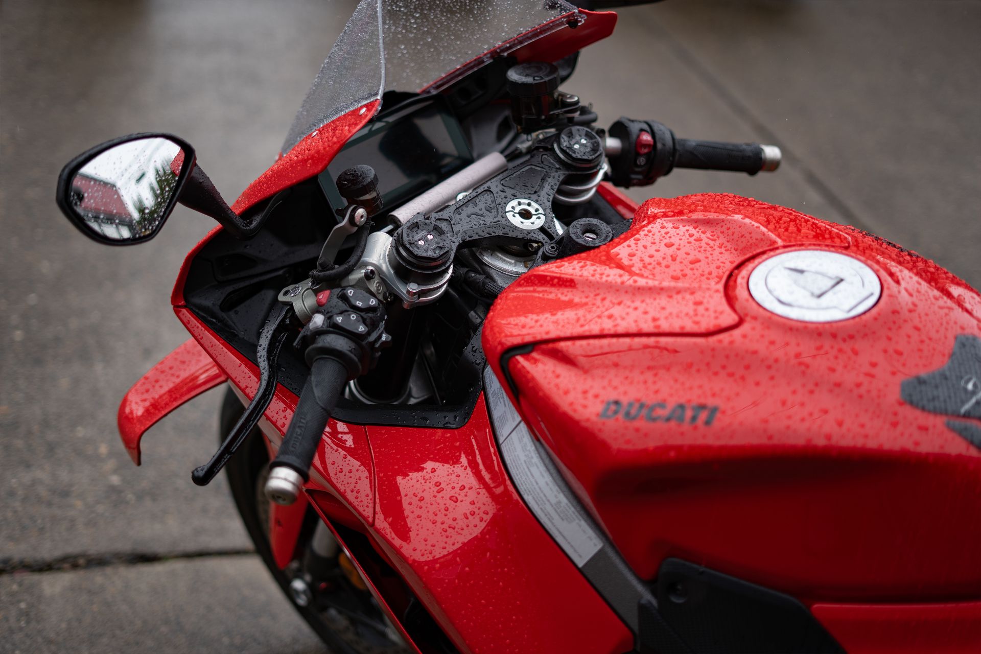 2025 Ducati Panigale V4 in Portland, Oregon - Photo 8